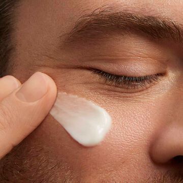Men face anti ageing cream