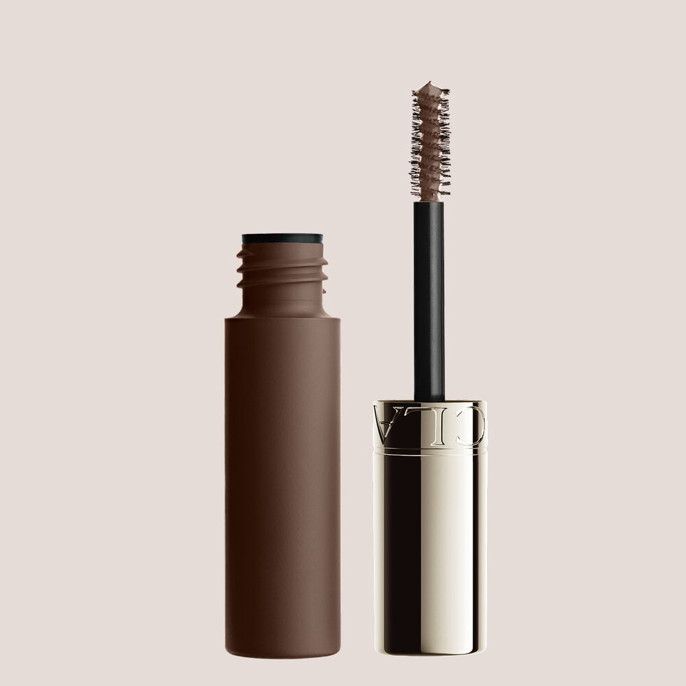 Packshot av Clarins Warm Brown Brow Gel, farget for &aring; fremheve varme bryntoner med en naturlig, definert og velpleid finish.