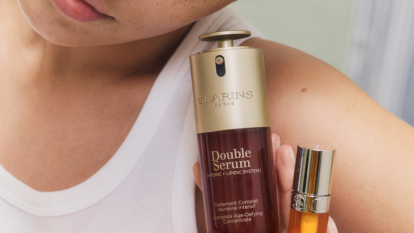 Hva er en serumfoundation? Oppdag Clarins Double Serum Foundation