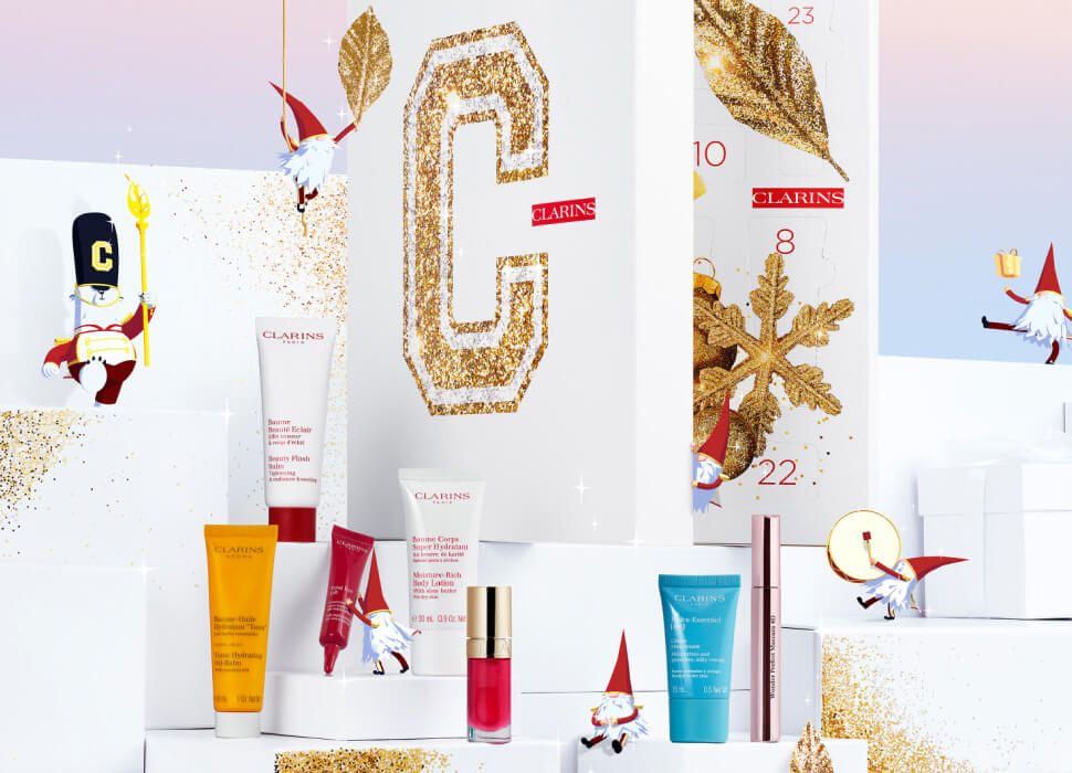 24-lukers adventskalender med åpnede luker og noen produkter